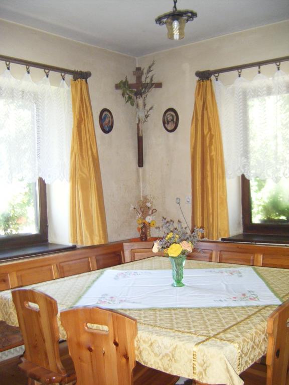 Guest House Kmetija Dane ภายนอก รูปภาพ